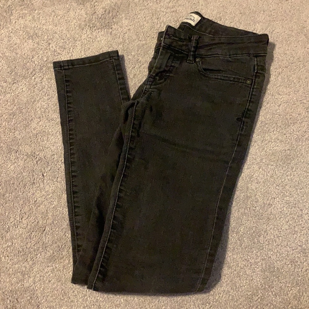 Black skinny jeggings